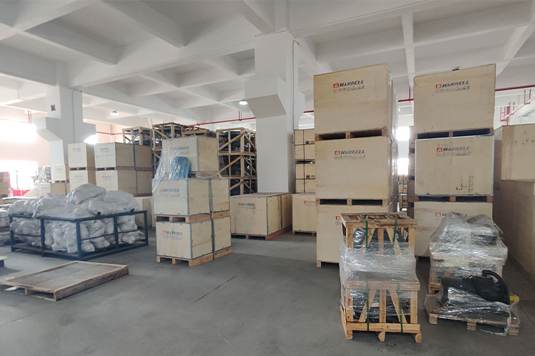 Hi Let me show you our warehouse(图5)